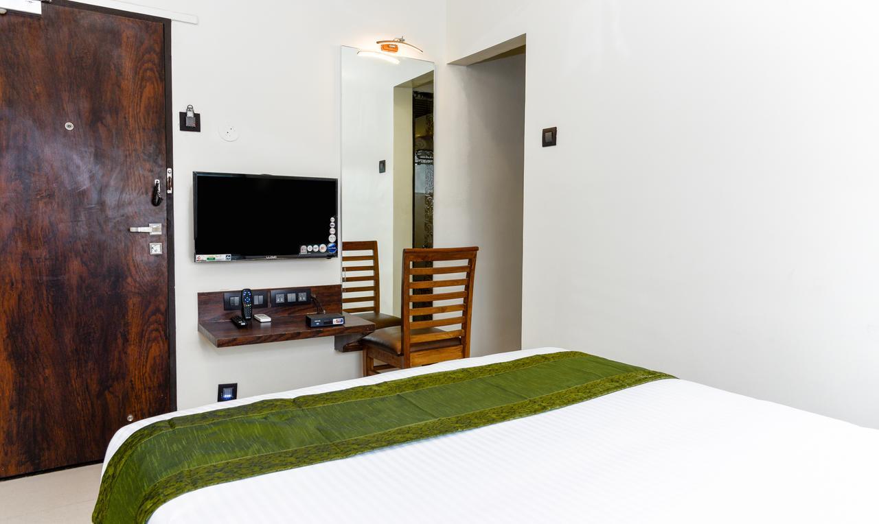 Treebo Malhaar Regency Chinchvad Exterior foto
