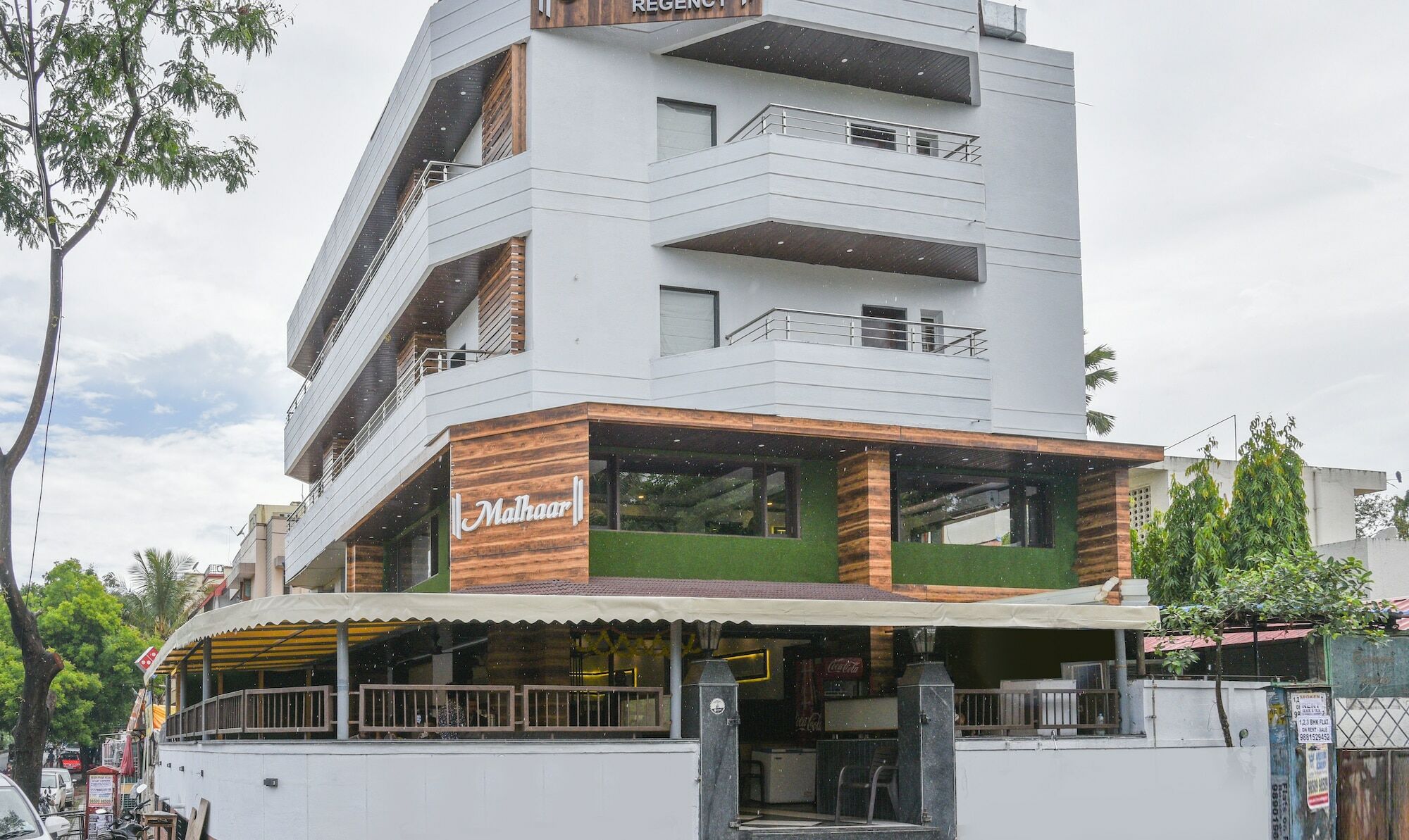Treebo Malhaar Regency Chinchvad Exterior foto