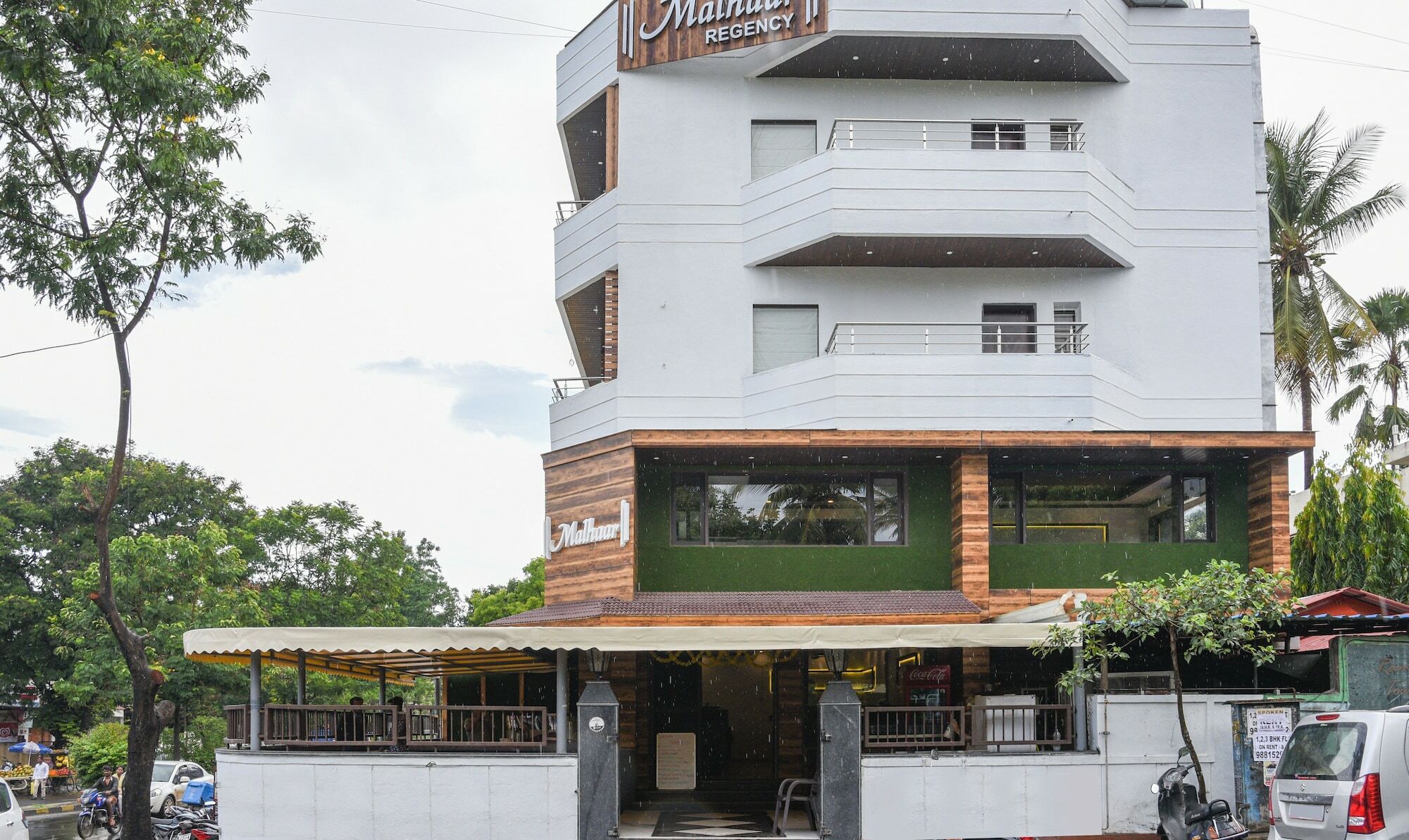 Treebo Malhaar Regency Chinchvad Exterior foto